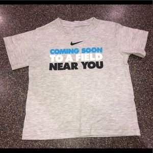 BOYS NIKE TEE